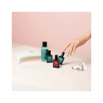 Manucurist Kit Essentials Green Flash mit Poppy Red semipermanenter Nagellack-1